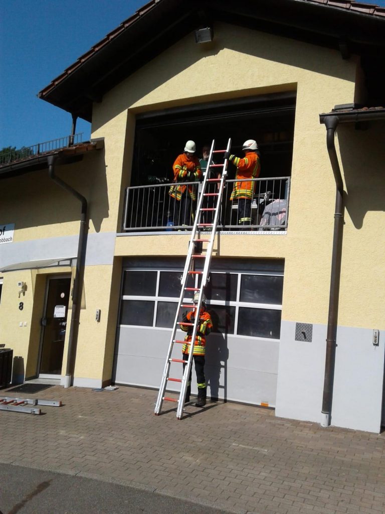 Gesamtübung der Feuerwehr Lobbach ein großer Erfolg Freiwillige
